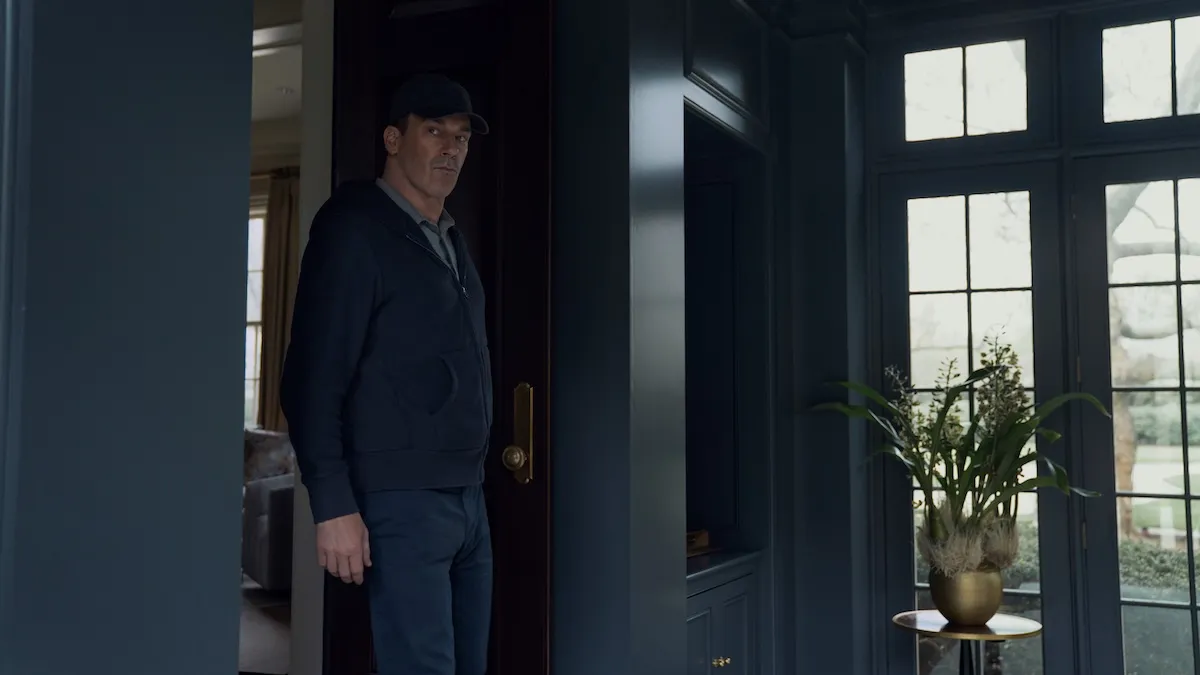 your-friends-and-neighbors-jon-hamm-apple-2