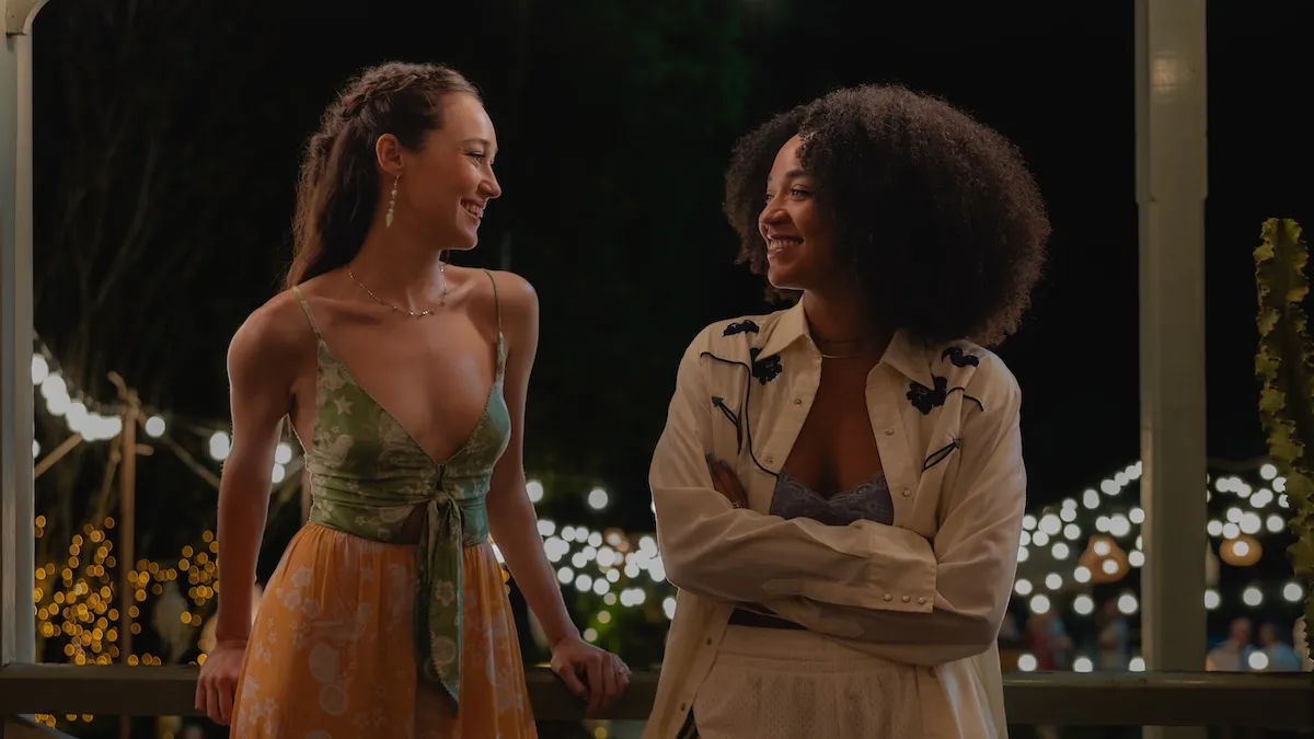 apple-cider-vinegar-alycia-debnam-carey-aisha-dee-netflix