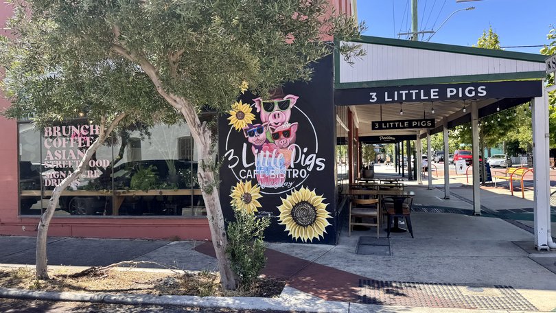 Three Little Pigs exterior mural by Angelina Gadient.