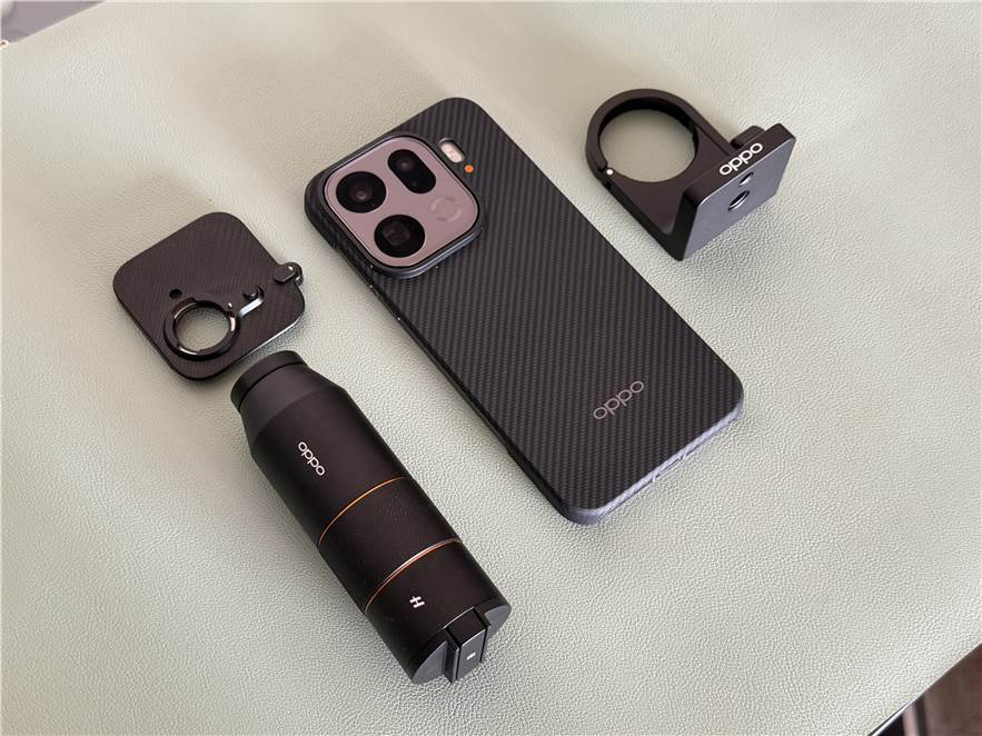 Oppo Find X9 Pro Hasselblad Teleconverter kit review