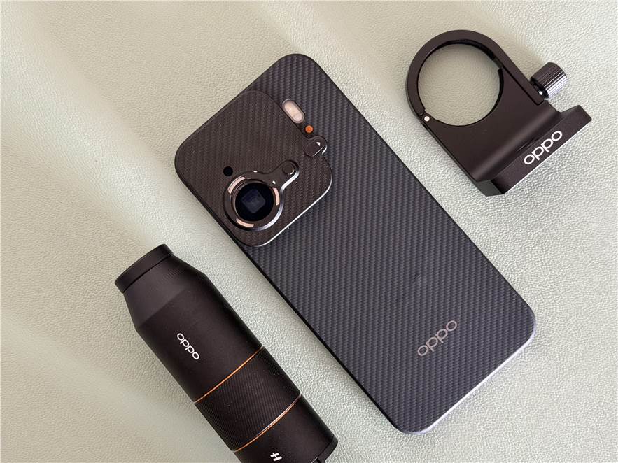 Oppo Find X9 Pro Hasselblad Teleconverter kit review