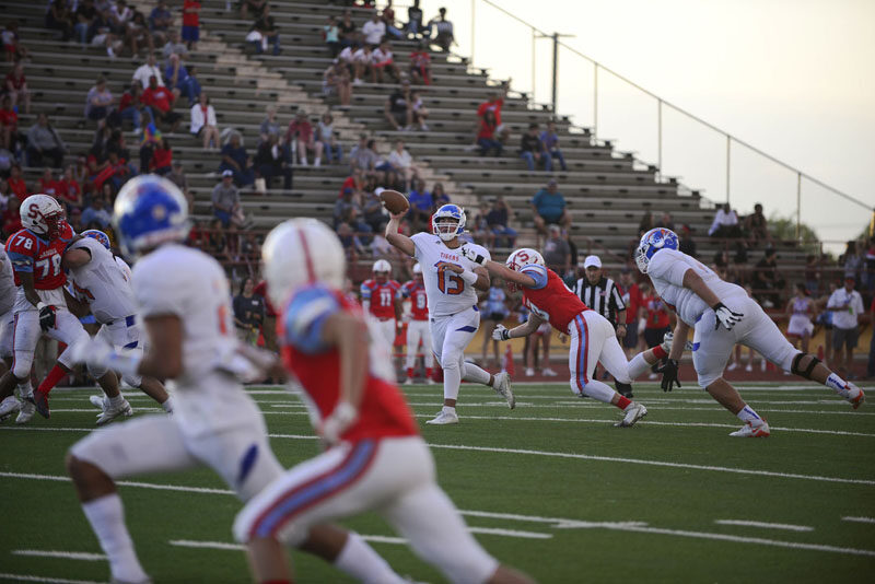 Football: Los Lunas opens with win, Jags fall