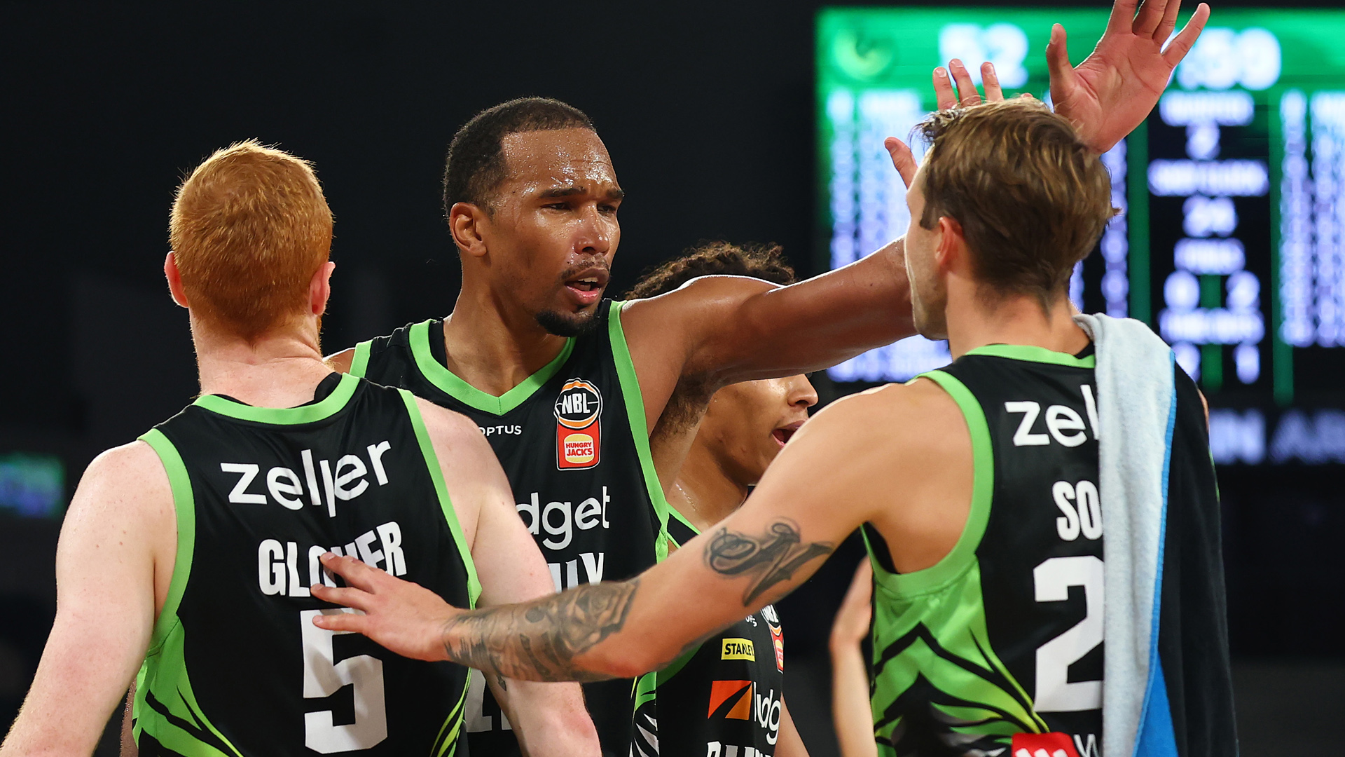 Phoenix scorch 36ers, then hold on
