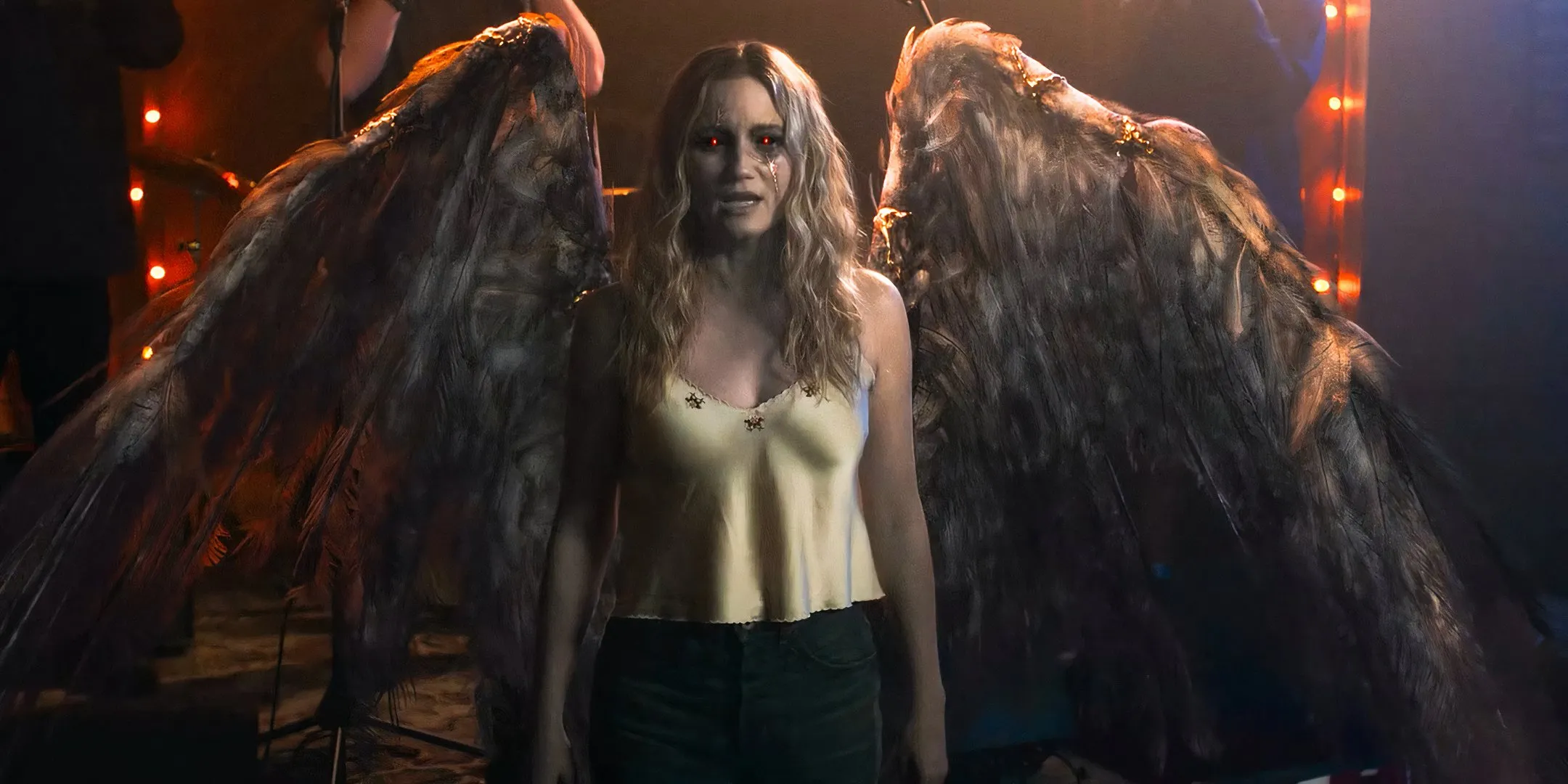 Jennifer Nettles' Maryanne possessed by Lilith and singing in The Bondsman finale