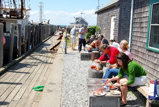 larsens fish market
