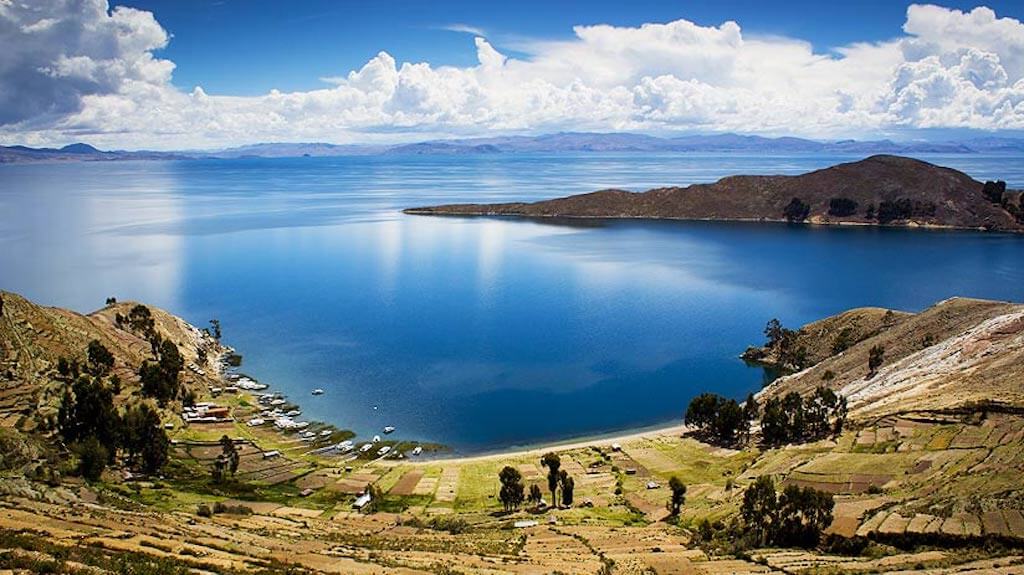 Globe Trotter: Visiting Lake Titicaca
