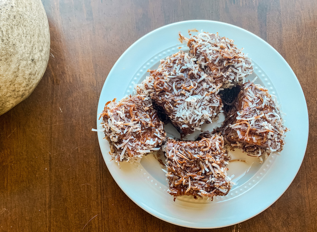 australian lamington recipe coconut chocolate sponge cake dessert cultural food treat sweets