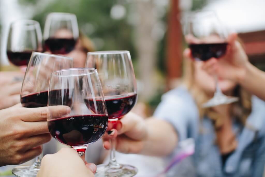 Wine in Malibu, Cheers