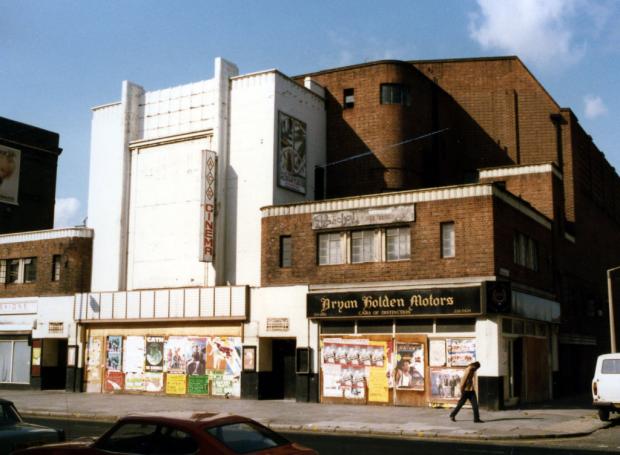Hackney Gazette: The derelict cinema in September 1984. Picture: Amir Dotan