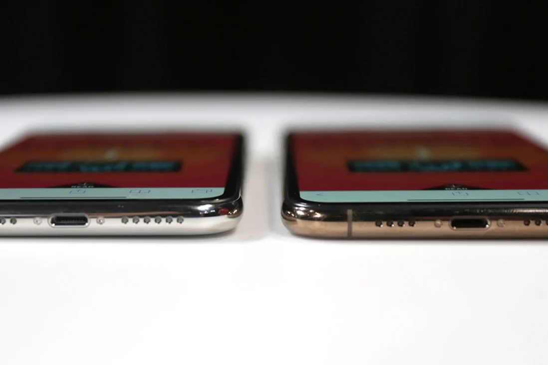 The shiny finish looks great! Until your fingers smudge it. Guess I'm just using it wrong.