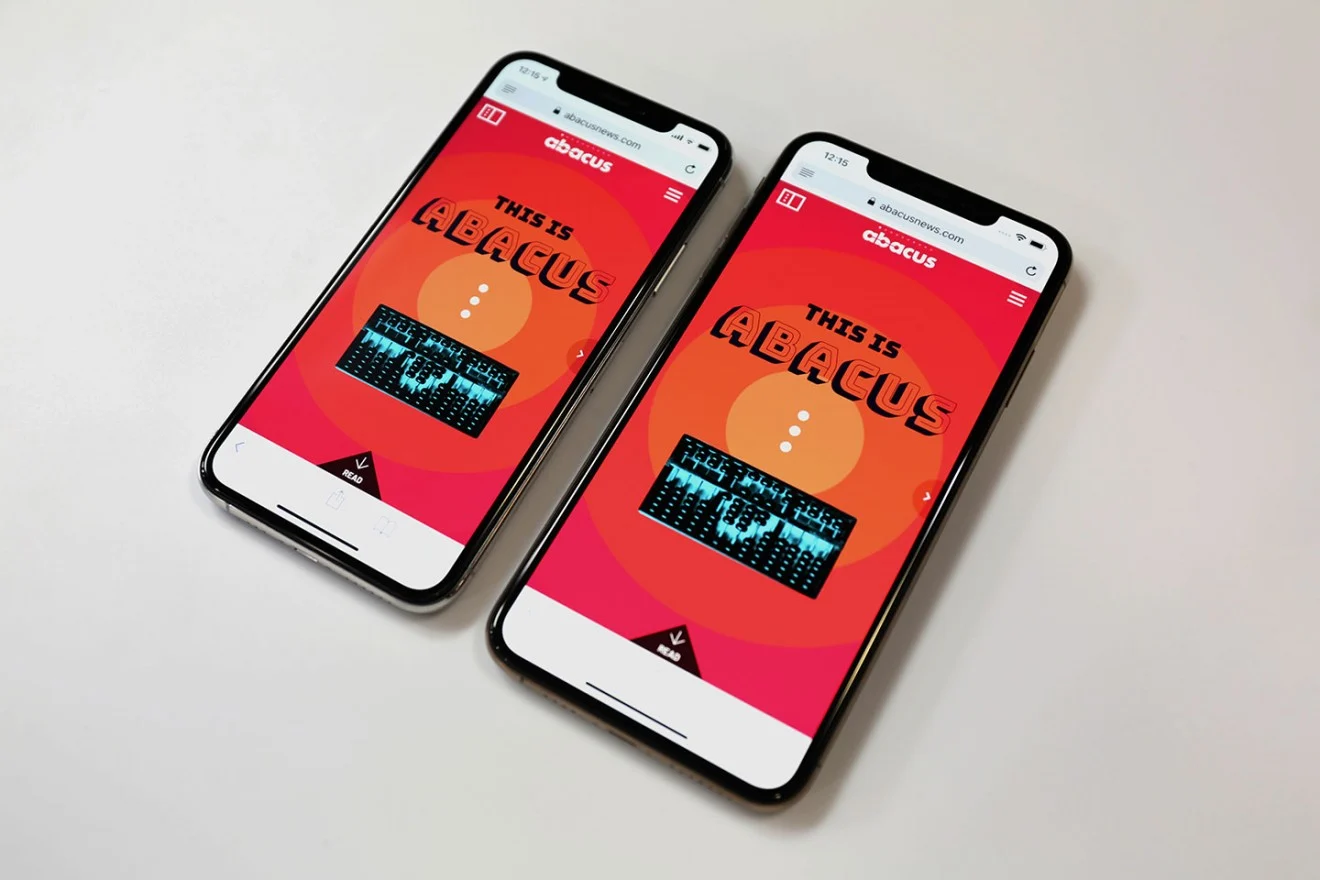 The iPhone XS Max (right) is virtually identical to the iPhone XS (left)... just bigger.