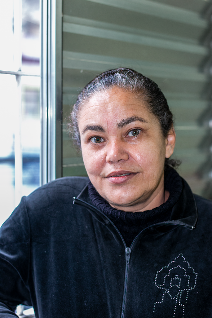 "O meu sonho é continuar alfabetizando. Eu vivo o meu sonho. Esse trabalho é o que me faz um ser humano melhor. Como dizia Paulo Freire 'Me movo como educador, porque, primeiro, me movo como gente.'" Maria de Jesus Sampaio, 50, é professora do Movimento de Alfabetização de Jovens e Adultos (MOVA), em Heliópolis, São Paulo. Foto: Rosana Pinheiro